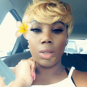 Meet your Posher, Raquelle